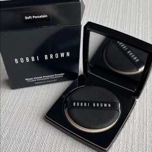 Bobbi Brown Sheer Finish Powder - soft porcelain